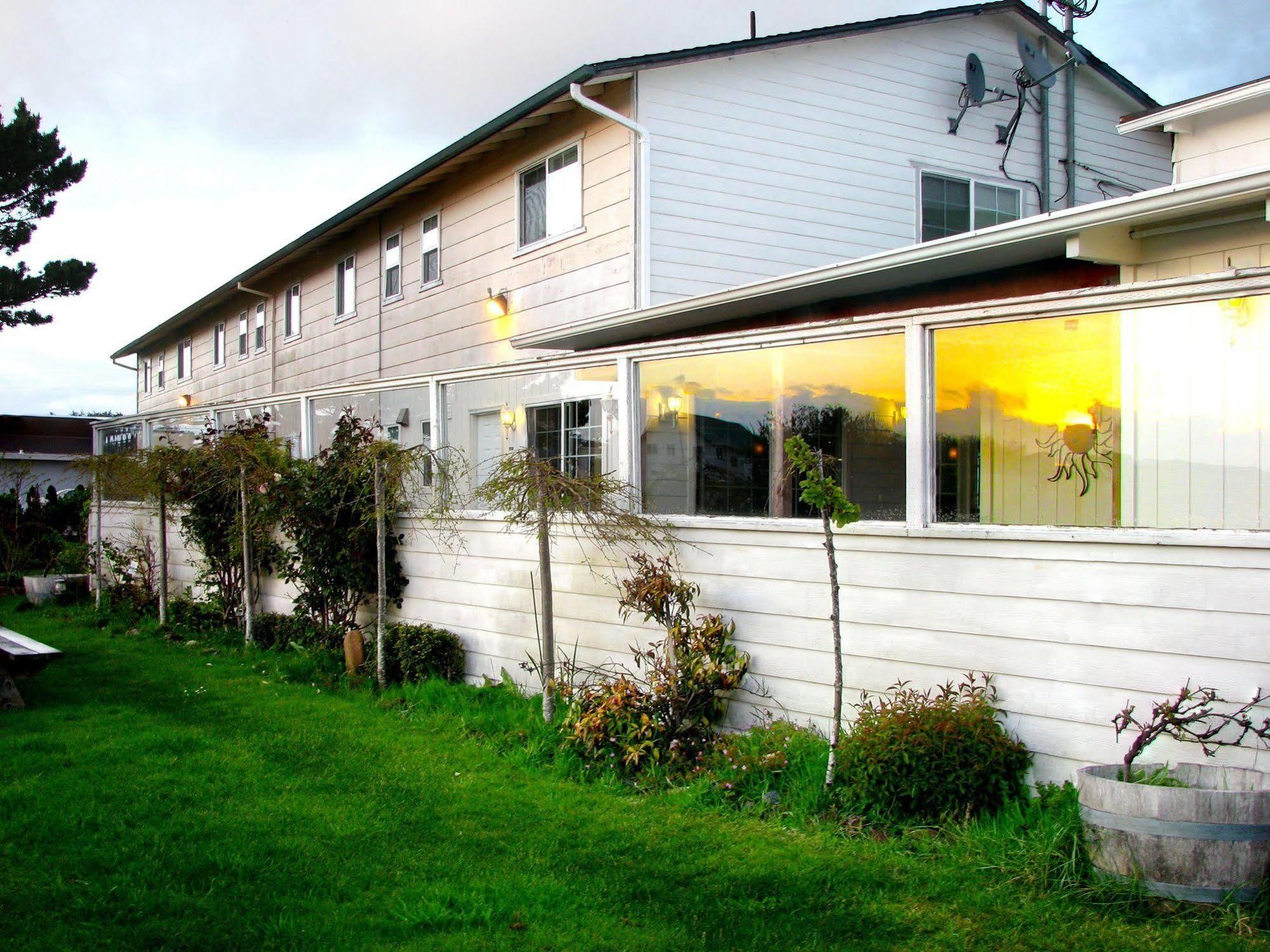 Pacific City Inn Exterior photo